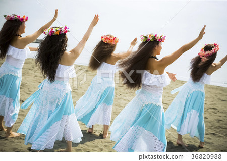 Hula dancer dancing on the beach Hula dancer dancing on the beach 36820988