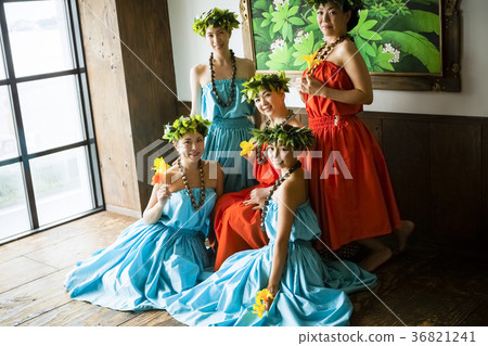 Hula dancer portrait Hula dancer portrait 36821241