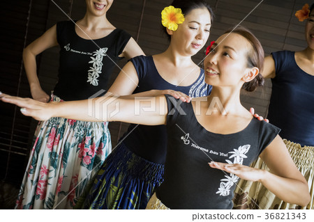 Hula classroom 36821343
