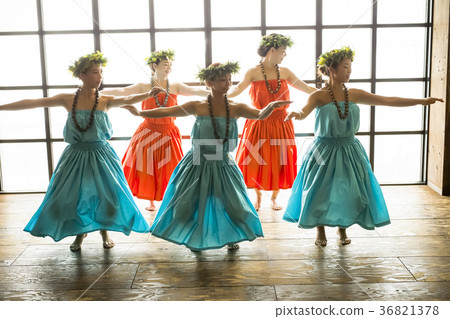 Hula dancer dance 36821378