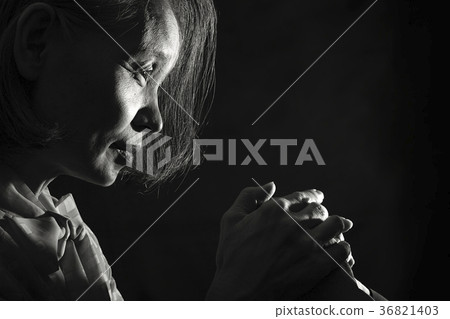 Old couple light 36821403
