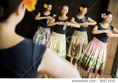 Hula classroom 36821450