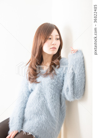 Women on the wall 36822485