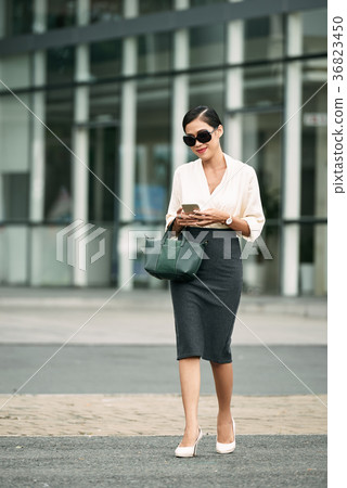 Elegant business lady Elegant business lady 36823450