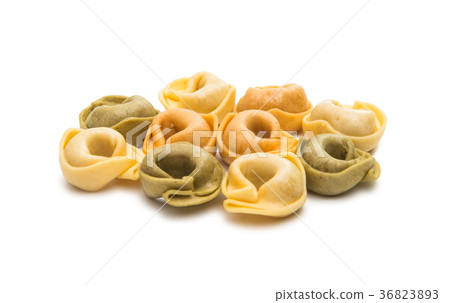 Tortellini isolated 36823893