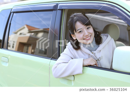 開車的女孩 36825104