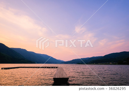 Lake Kizaki, evening scene (spring) Lake Kizaki, evening scene (spring) 36826295