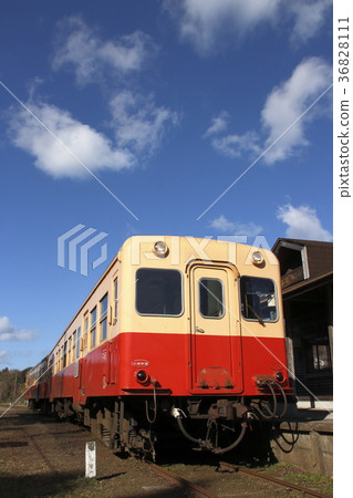 Kominato railway station Kiha stopped at Kazusa Nakano station 200 36828111