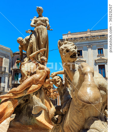 Diana fountain, Syracuse, Sicily, Italy. Diana fountain, Syracuse, Sicily, Italy. 36828267