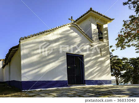 Old colonial church 36833040