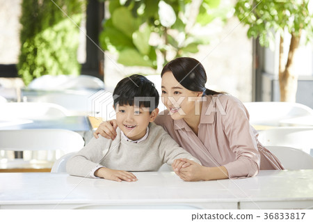 Mom, Son, Restaurant Mom, Son, Restaurant 36833817