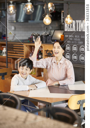 Mom, Son, Restaurant 36833858