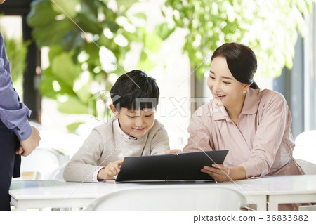 媽媽，兒子，餐廳 36833882