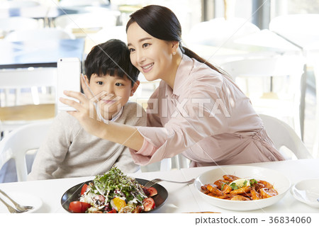 Mom, Son, Restaurant 36834060