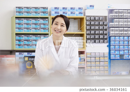 Female, optician, optician Female, optician, optician 36834161