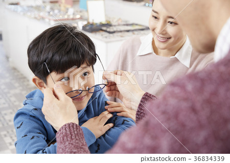 媽媽，兒子，配鏡師 36834339