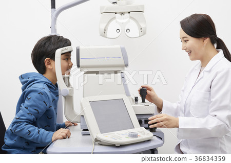 Children, ophthalmology, optician 36834359