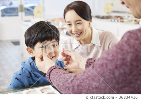 媽媽，兒子，配鏡師 36834416