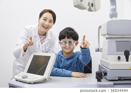 Children, ophthalmology, optician 36834494