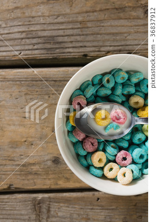 Cereal rings soaked in milk 36837912