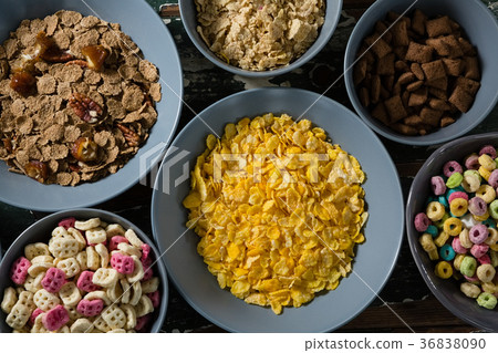 Bowls of various breakfast 36838090