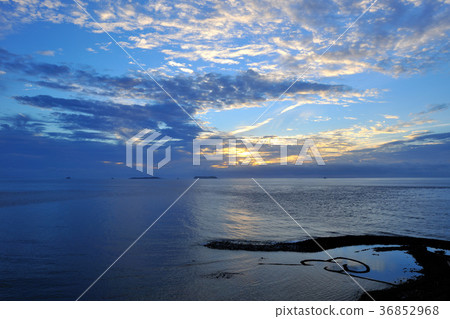 Penghu, double heart stone, sunrise, dusk, sunset, clouds, sea, water, rock, sunlight, light, sea level, seaside Penghu, double heart stone, sunrise, dusk, sunset, clouds, sea, water, rock, sunlight, light, sea level, seaside 36852968