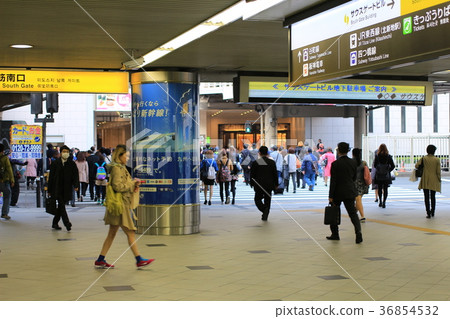 It is a major railway station  36854532