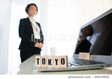 2018年的商業場景 36854605