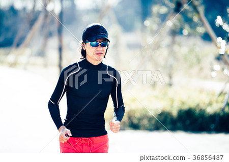 Middle men jogging Running marathon 36856487