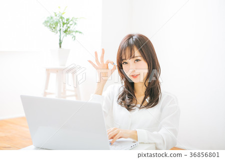 一個好的跡象的女人 一個好的跡象的女人 36856801
