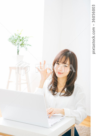 一個好的跡象的女人 一個好的跡象的女人 36856803