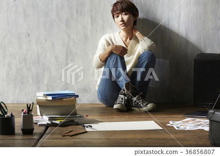 自由職業者的女性形象 自由職業者的女性形象 36856807