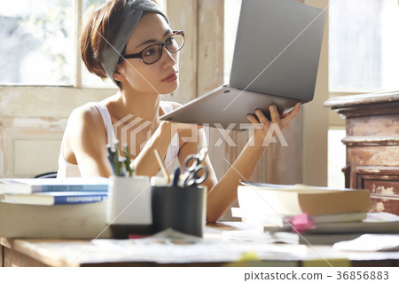 Freelance woman image Freelance woman image 36856883