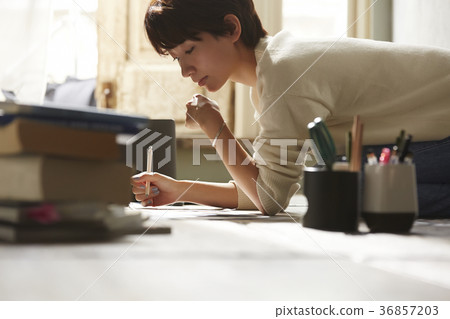 Freelance woman image Freelance woman image 36857203