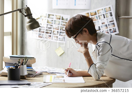 Freelance woman image Freelance woman image 36857215