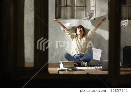 自由職業者的女性形象 36857341