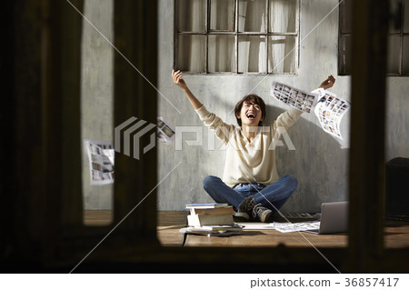 Freelance woman image Freelance woman image 36857417