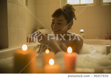 Elegant bath time 36857830