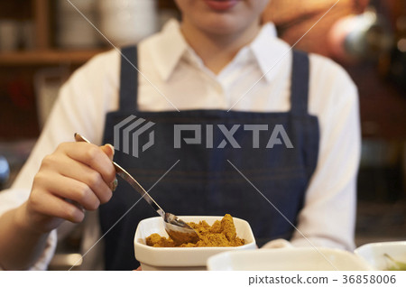Cafe staff preparation spice Cafe staff preparation spice 36858006