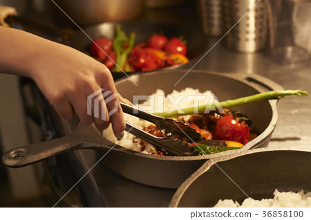 咖哩廚房 36858100