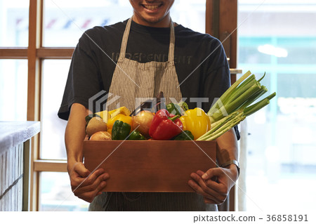 Cafe vegetable preparation 36858191