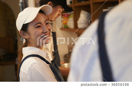 咖啡廳廚房工作人員烹 36858198