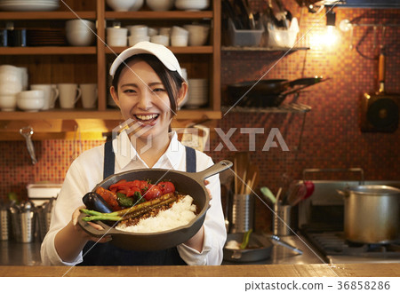 Curry staff Restaurant 36858286