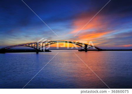 澎湖縣,島嶼,菊島,澎湖國家風景區,馬公市,海濱公園,西瀛虹橋,橋,水,日落 36860075