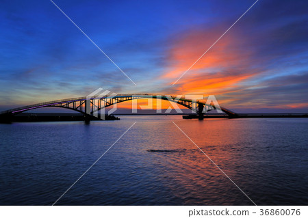 澎湖縣,島嶼,菊島,澎湖國家風景區,馬公市,海濱公園,西瀛虹橋,橋,水,日落 澎湖縣,島嶼,菊島,澎湖國家風景區,馬公市,海濱公園,西瀛虹橋,橋,水,日落 36860076