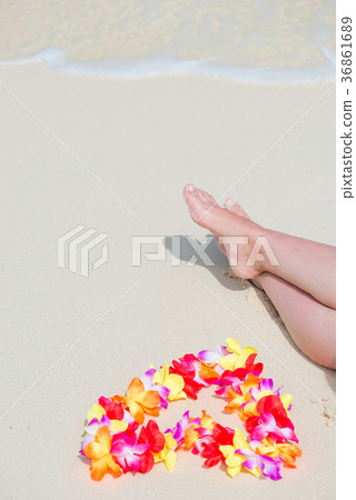 Hawaiian beads in the shape of a heart  36861689