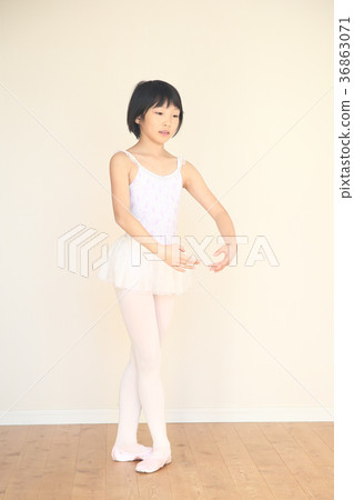 Children practicing ballet Children practicing ballet 36863071
