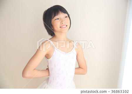 孩子們練習芭蕾舞 36863102