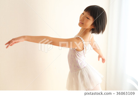 Children practicing ballet Children practicing ballet 36863109