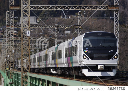 Express train "Azusa" crossing the Katsuragawa Tetsubashi E257 series Express train "Azusa" crossing the Katsuragawa Tetsubashi E257 series 36863788